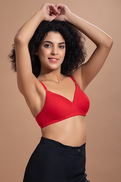 Clovia Padded Non-Wired Full Coverage T-shirt Bra In Red 