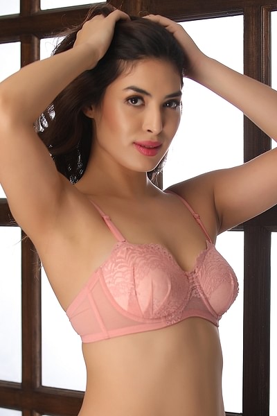 Buy Padded Underwired Full Cup Multiway Strapless Bralette in Red - Lace  Online India, Best Prices, COD - Clovia - BR2097S04