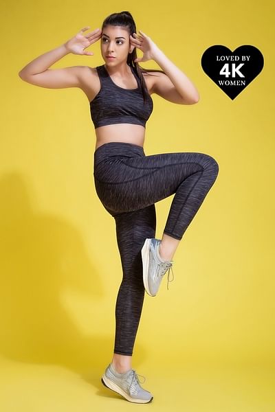 Buy Snug Fit Active Ankle-Length Tights in Black Online India, Best Prices,  COD - Clovia - AB0020P11