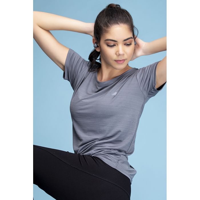 

Clovia Activewear T-Shirt in Grey - AT0112A01, Light grey
