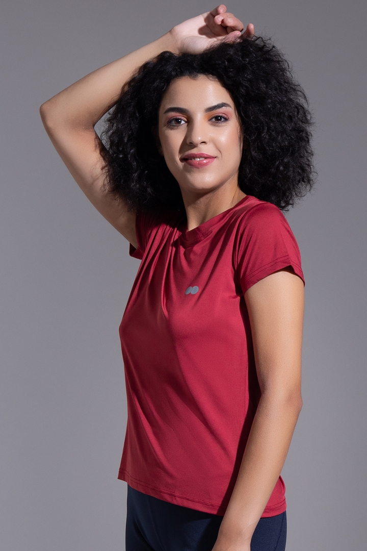 

Clovia Activewear T-Shirt in Maroon - AT0112P09