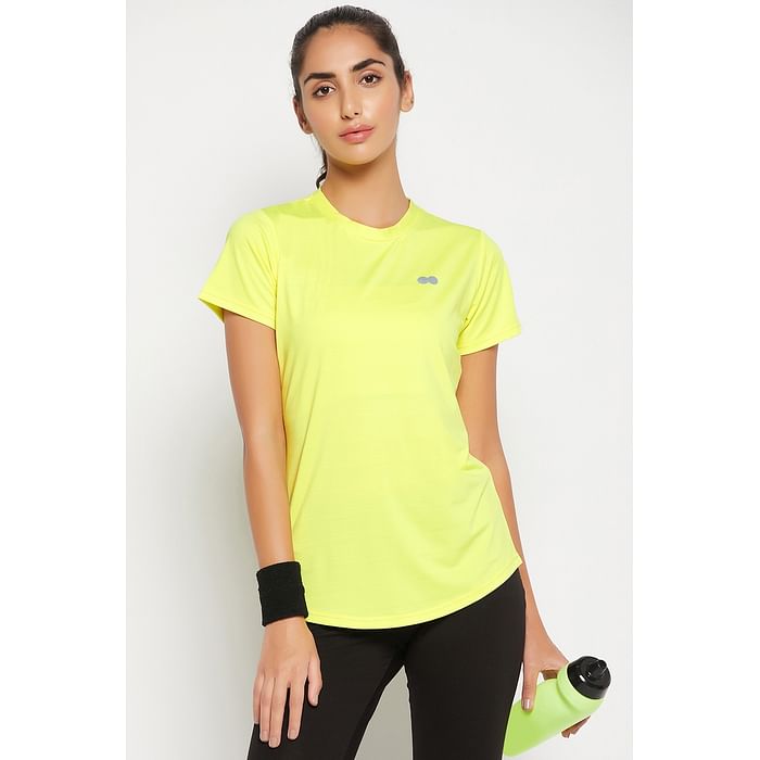 

Clovia Slim Fit Active T-shirt in Lemon Yellow - AT0112A02, Light yellow