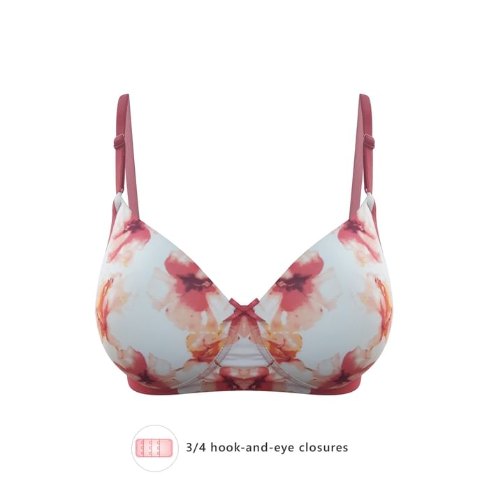 

Clovia Padded Non-Wired Printed Multliway T-shirt Bra - BR1737N18, White