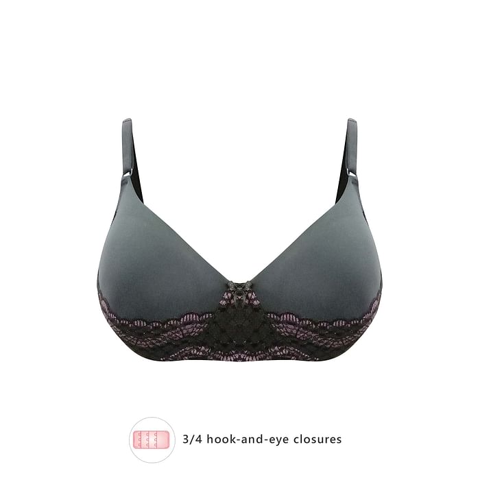 

Clovia Padded Non-Wired Full Cup Bra in Black - BR1747A13