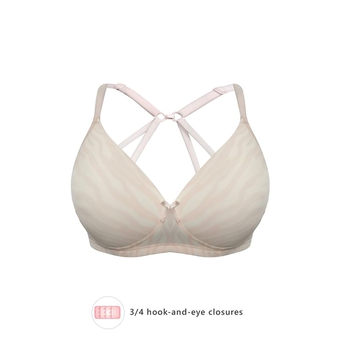 

Clovia Padded Non-Wired Full Cup Wave Print Racerback T-shirt Bra in Baby Pink - BR1811P22, Light pink