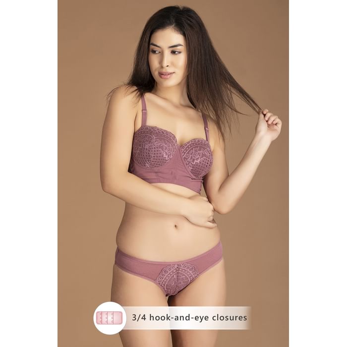 

Clovia Padded Underwired Longline Bralette in Duster Pink - Lace & Powernet - BR1971R22, Light pink