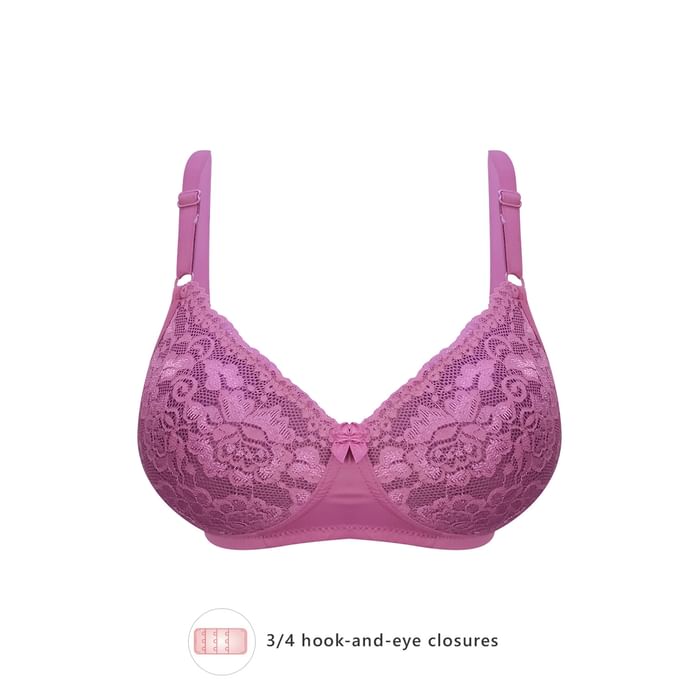 

Clovia Padded Non-Wired Full Cup Full Coverage Bra in Purple- Lace - BR2094R15
