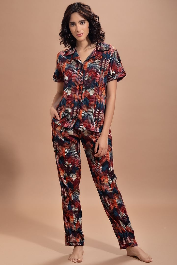 https://image.clovia.com/media/clovia-images/images/720x1080/clovia-picture-button-me-up-shirt-pyjama-set-in-multicolour-crepe-252232.jpg