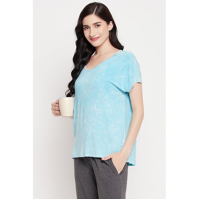 

Clovia Chic Basic Stone Washed Print Top in Sky Blue - Cotton - LT0163P03, Light blue