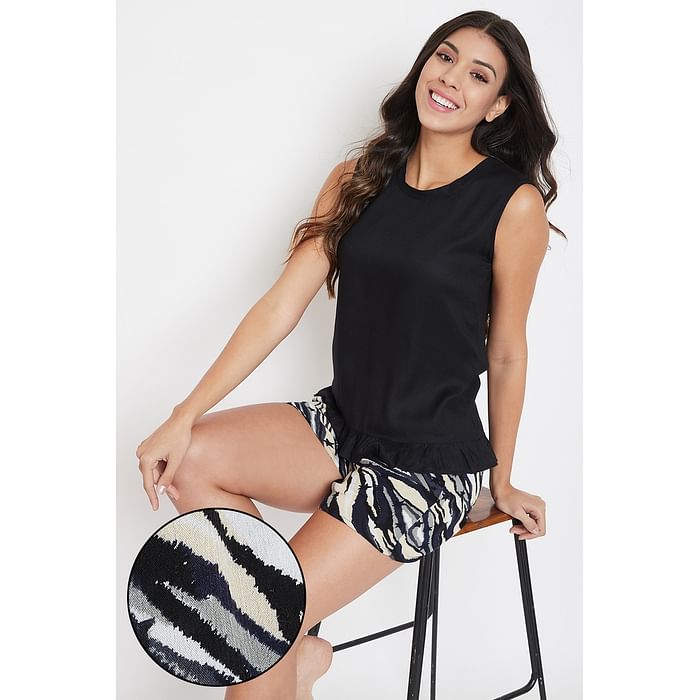 

Clovia Chic Basic Tank Top & Print Me Pretty Boxer Shorts in Black - Cotton Rich - LSC149P13
