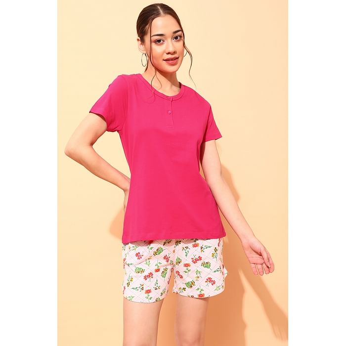 

Clovia Chic Basic Top in Magenta & Pretty Florals Shorts in Soft Pink - 100% Cotton - LS0704P14