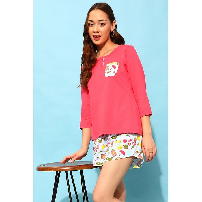 

Clovia Chic Basic Top & Print Me Pretty Shorts Set in Salmon Pink - 100% Cotton - LS0684A22, Light pink