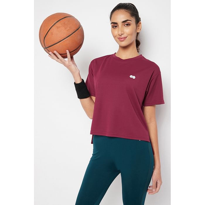 

Clovia Boxy Fit Active T-shirt in Plum Colour - AT0190P15, Purple