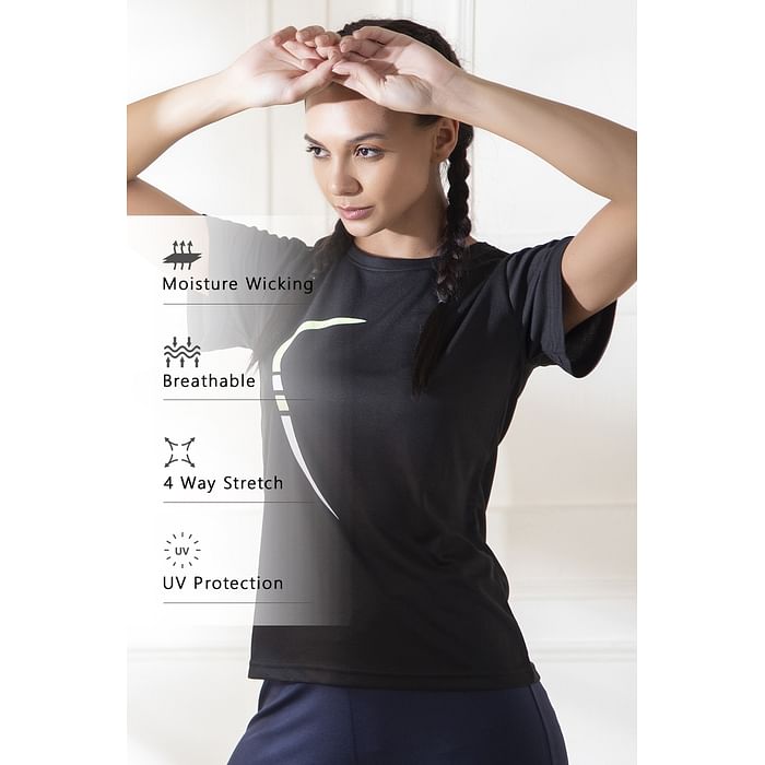 

Clovia Quick Dry Graphic-Print Sports T-shirt in Black with Reflective Logo - AT0161P13