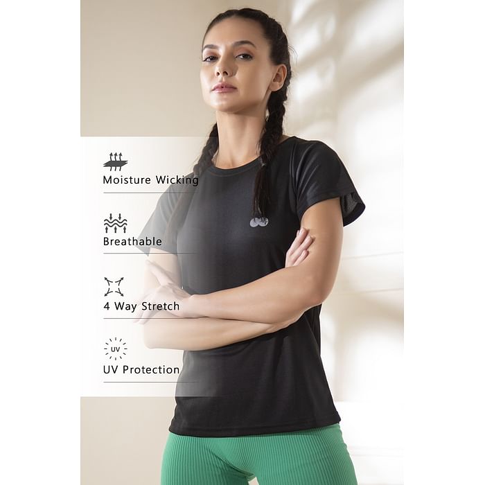 

Clovia Quick Dry Sports T-shirt in Black with Reflective Logo - AT0159P13