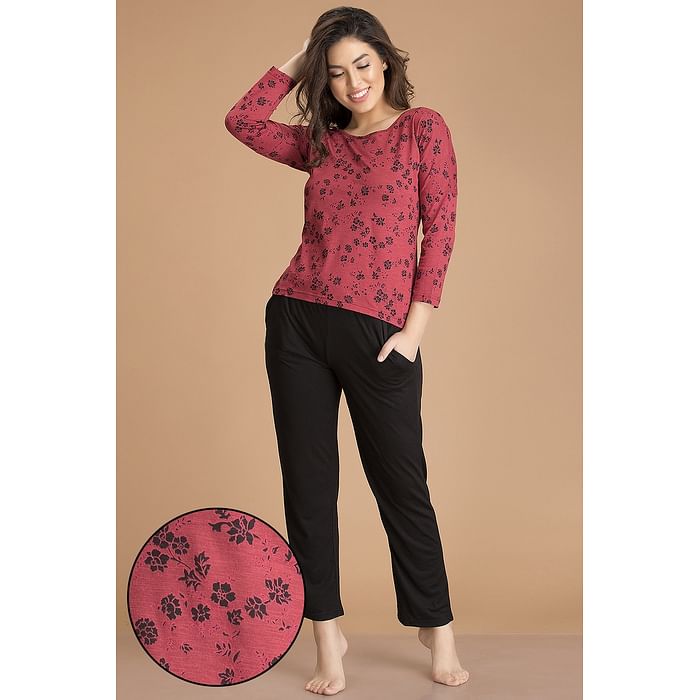 

Clovia Cotton Rich Floral Print Top & Pyjama - LS0469P13, Black