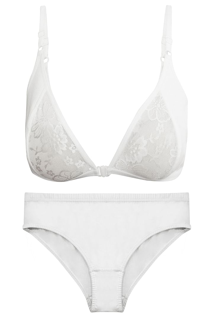 Buy Non-Padded Non-Wired Lace Cup Bra with Hipster Panty in White - Cotton  Rich Online India, Best Prices, COD - Clovia - BP0767P18