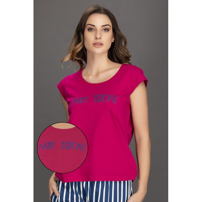 

Clovia Cotton Rich Text Print Top In Pink - LT0129A14