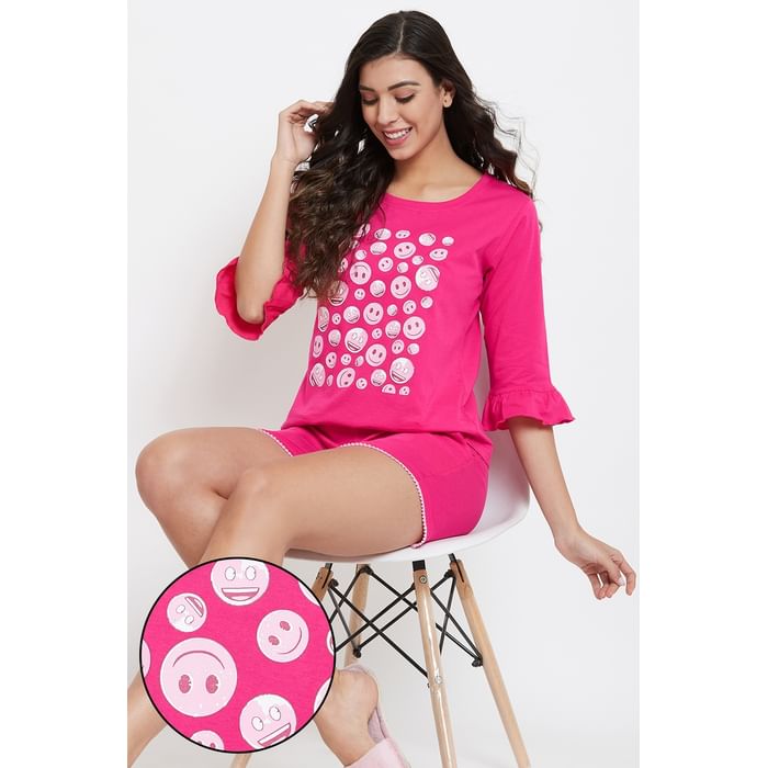 

Clovia Emoji Print Top & Solid Shorts Set in Magenta - 100% Cotton - LS0555P14, Pink