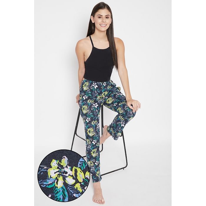 

Clovia Floral Print Pyjama in Black - Cotton - LB0167A13