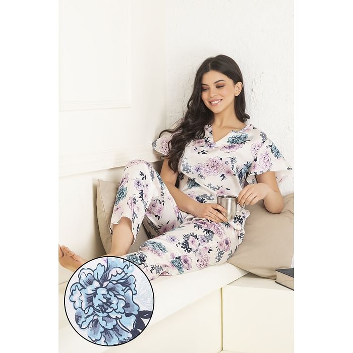 

Clovia Floral Print Top & Pyjama Set in White - Satin - LS0530P18