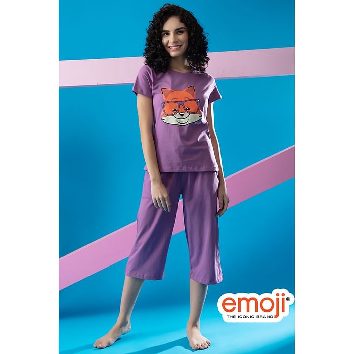 

Clovia Fox Emoji Print Top & Solid Capri Set in Lilac - 100% Cotton - LS0598A15, Purple