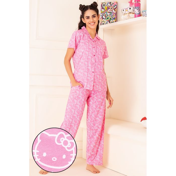 

Clovia Hello Kitty Graphic Print Button Down Shirt & Pyjama Set in Bubblegum Pink- 100% Cotton - LS0025O22, Light pink