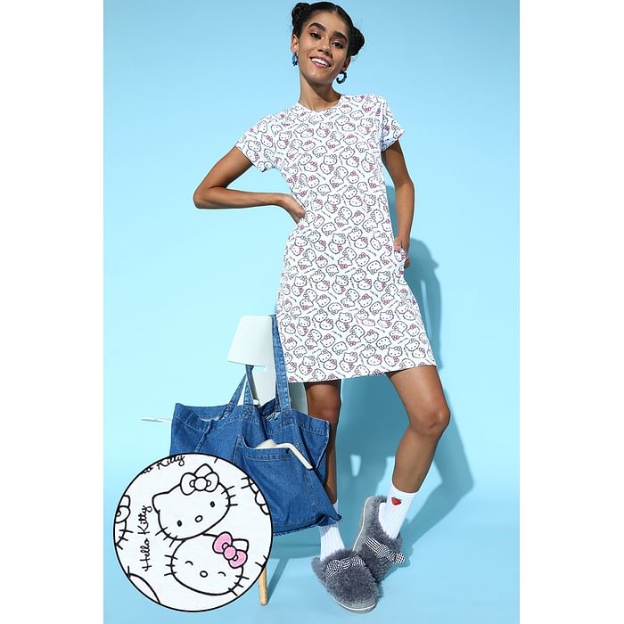 

Clovia Hello Kitty Text & Graphic Print Short Night Dress in White - 100% Cotton - NS1209P18