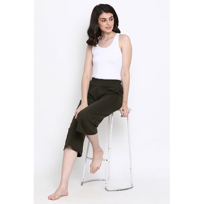 

Clovia Chic Basic Capri in Olive Green- Cotton Rich - LB0182P17, Dark green