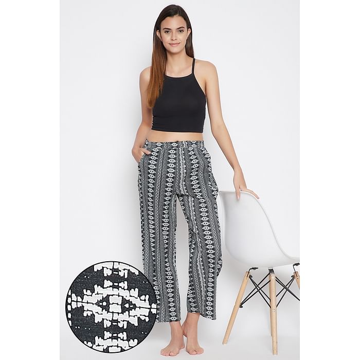 

Clovia Print Me Pretty Pyjama in White - Rayon - LB0191D18