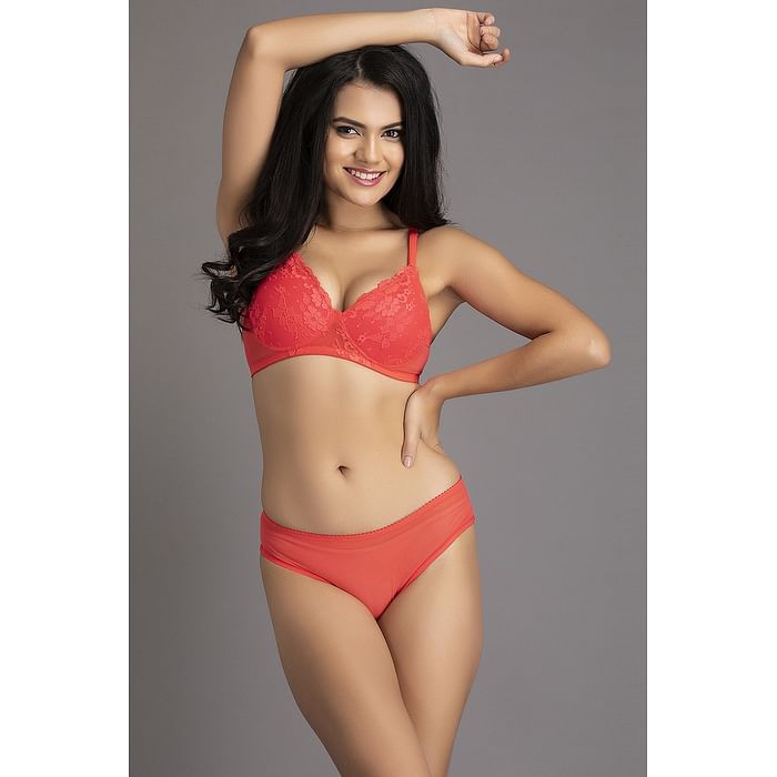 

Clovia Lightly Padded Non-Wired Multiway Bra with Bikini Panty in Orange - Lace - BP1879P16