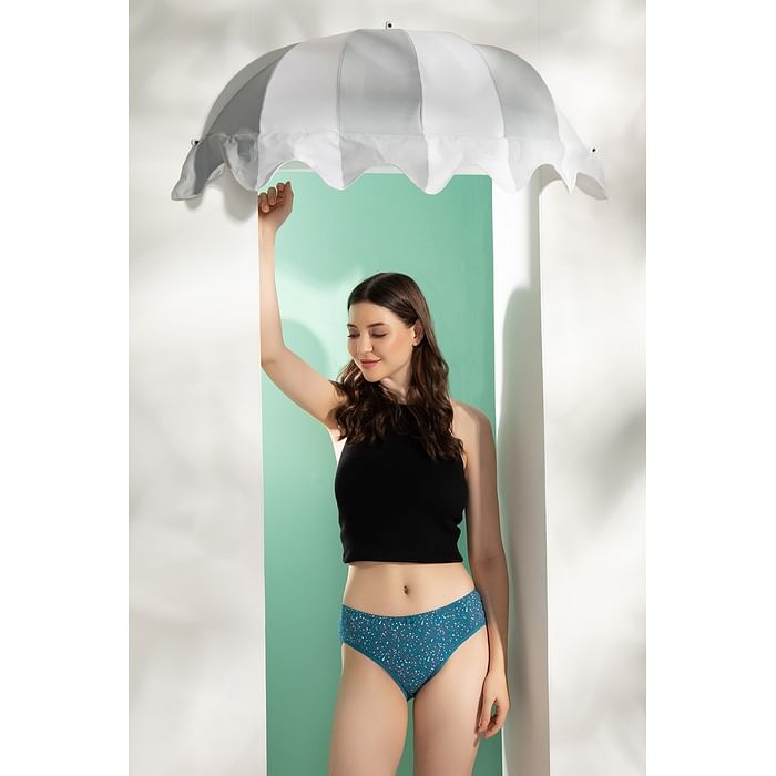 

Clovia Low Waist Splatter Print Hipster Panty in Teal Blue - Cotton - PN3410P36
