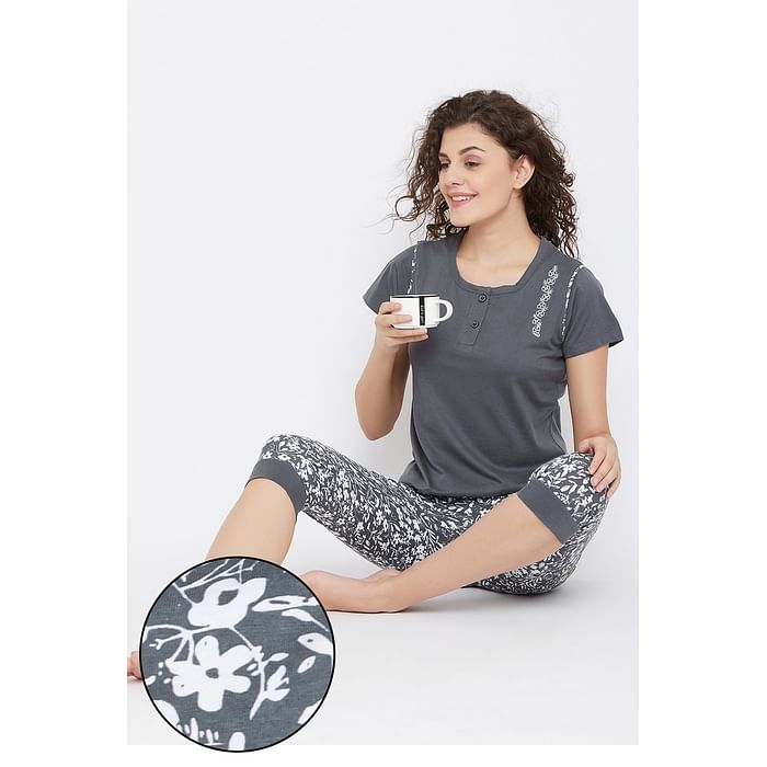 

Clovia Pretty Florals Top & Capri Set in Grey - 100% Cotton - LS0504P05, Dark grey