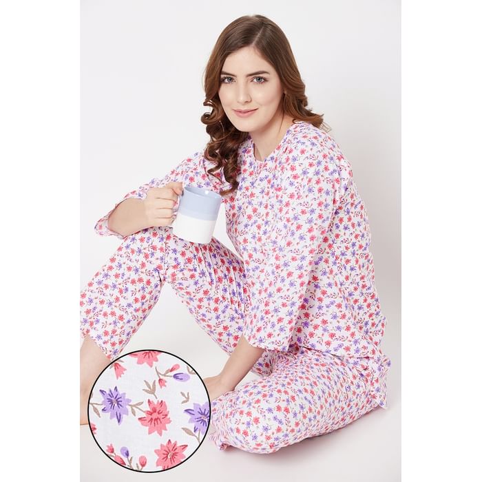 

Clovia Pretty Florals Top & Pyjama Set in White - 100% Cotton - LS0514F18