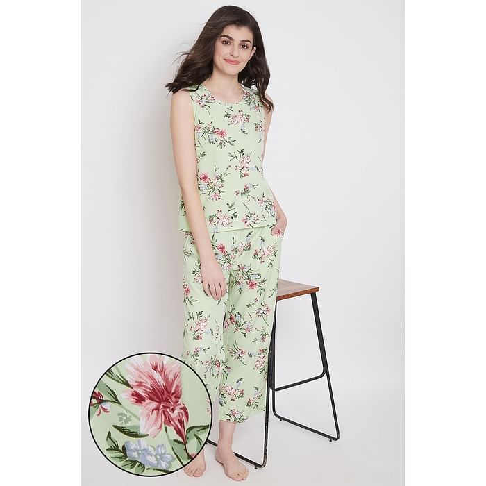 

Clovia Pretty Florals Top & Pyjama in Light Green- Crepe - LS0520P11