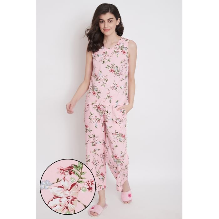 

Clovia Pretty Florals Top & Pyjama in Baby Pink- Crepe - LS0520P22, Light pink