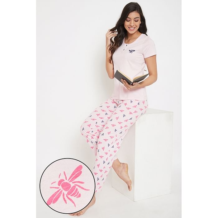

Clovia Fly Print Top & Pyjama in Baby Pink - Cotton Rich - LS0522A22, Light pink