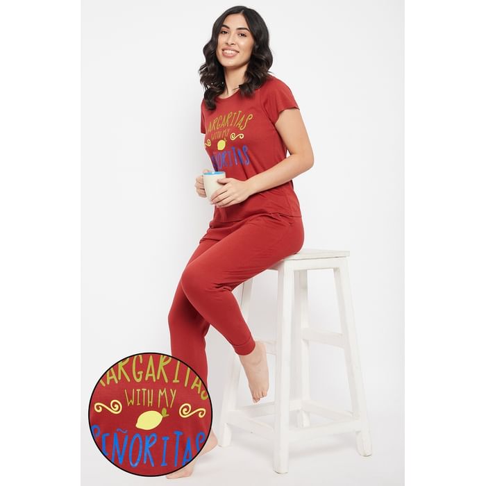 

Clovia Text & Graphic Print Top & Solid Jogger Set in Rust Red - 100% Cotton - LS0557R09, Maroon