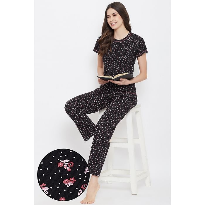 

Clovia Pretty Florals Top & Pyjama in Black - 100% Cotton - LS0558P13