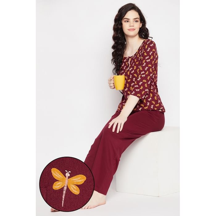 

Clovia Butterfly Print Top & Solid Pyjama Set in Plum Colour - 100% Cotton - LS0644P15, Purple