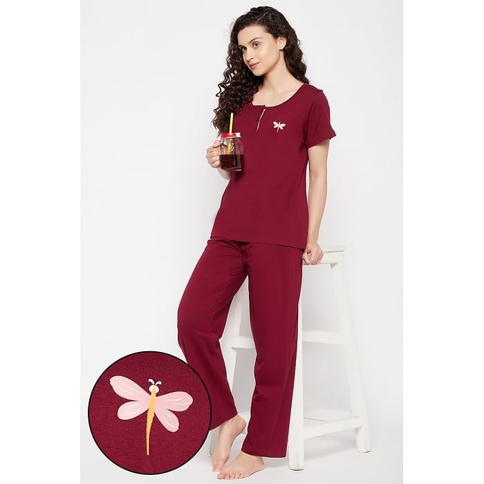 

Clovia Chic Basic Top & Pyjama Set in Plum Colour - 100% Cotton - LS0693P15, Purple