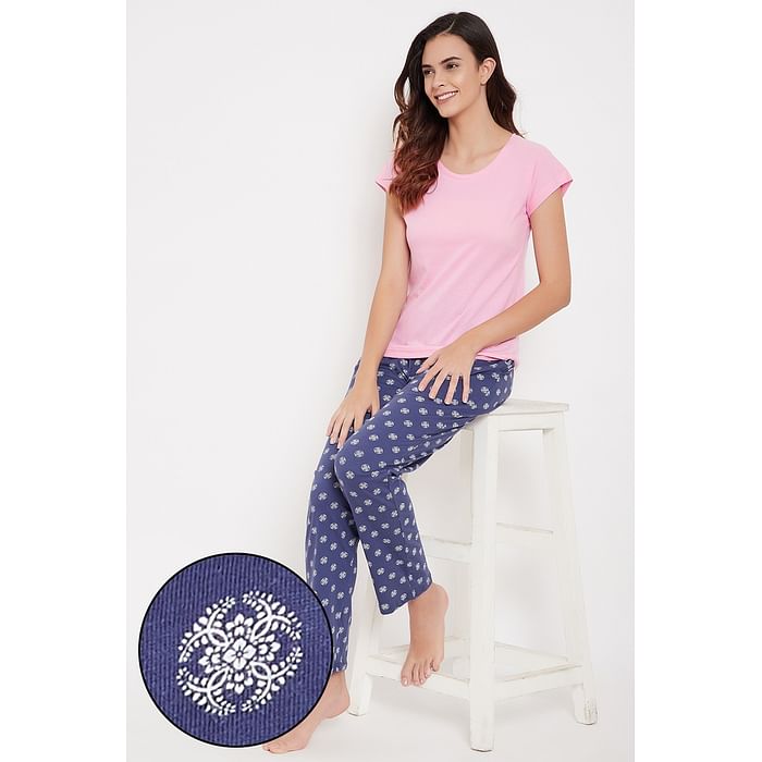 

Clovia Chic Basic Top in Baby Pink & Print Me Pretty Pyjama in Blue - 100% Cotton - LSC146P22, Light pink