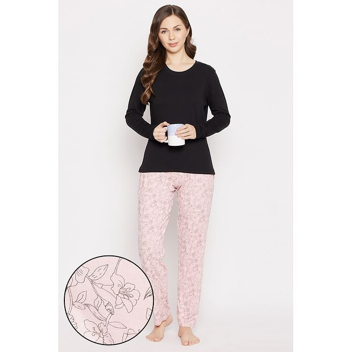 

Clovia Chic Basic Sleep Top in Black & Pretty Florals Pyjama in Baby Pink - Cotton - LSC149P22, Light pink