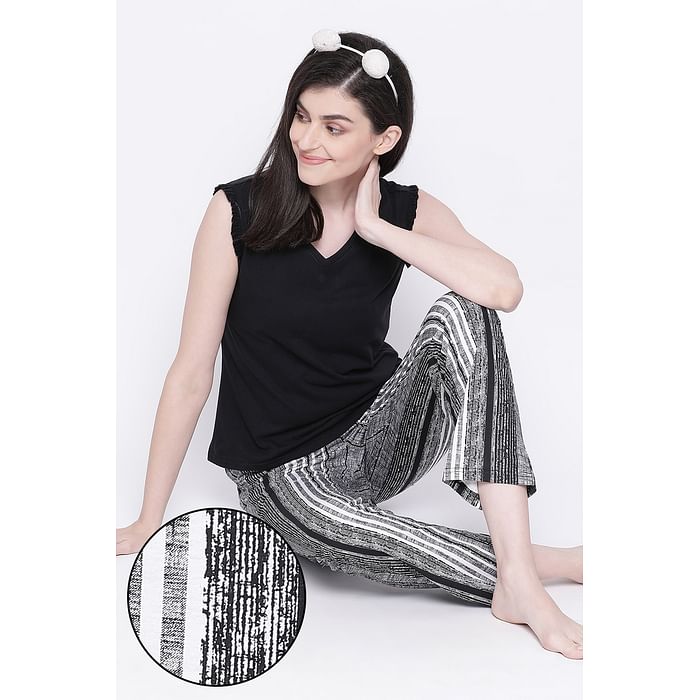 

Clovia Chic Basic Top & Print Me Pretty Pyjama in Black - Cotton Rich - LSC176M13
