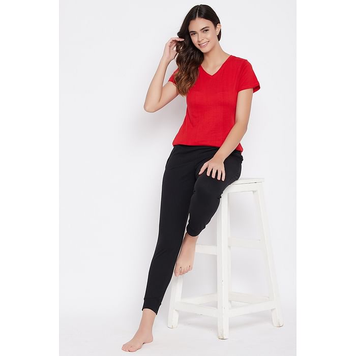 

Clovia Red Solid Top & Black Solid Cuffed Pyjama Set - Cotton - LSC178P13