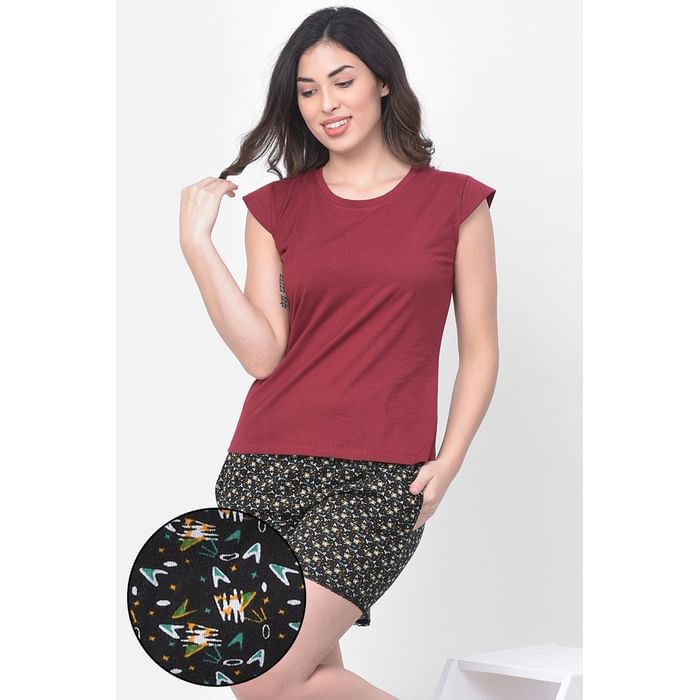 

Clovia Print Me Pretty Top & Boxer Shorts in Maroon & Black - Cotton Rich - LSC184G19, Multicolour