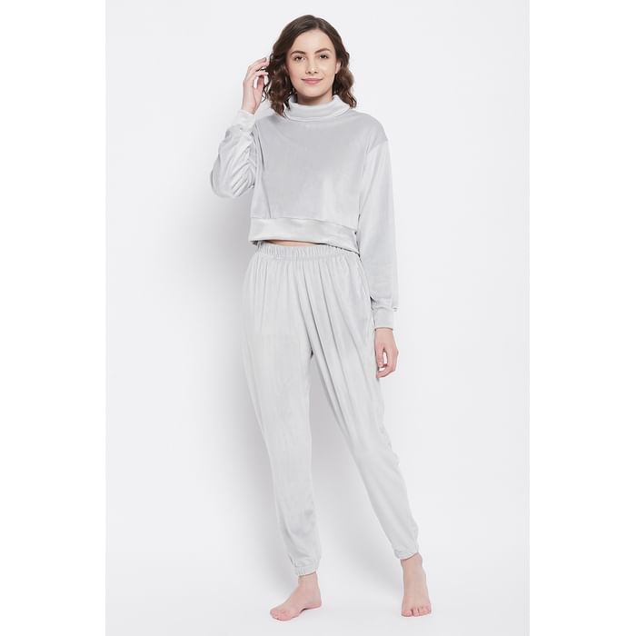 

Clovia Chic Basic Crop Sweatshirt & Jogger Set in Light Grey - Velour - LSW595P01