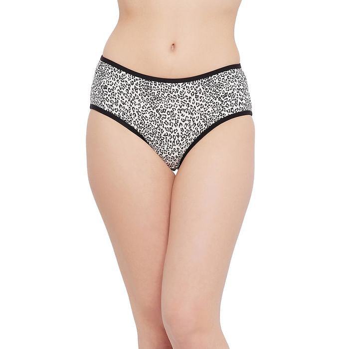 

Clovia Mid Waist Animal Print Hipster Panty in Black - PN3411B13