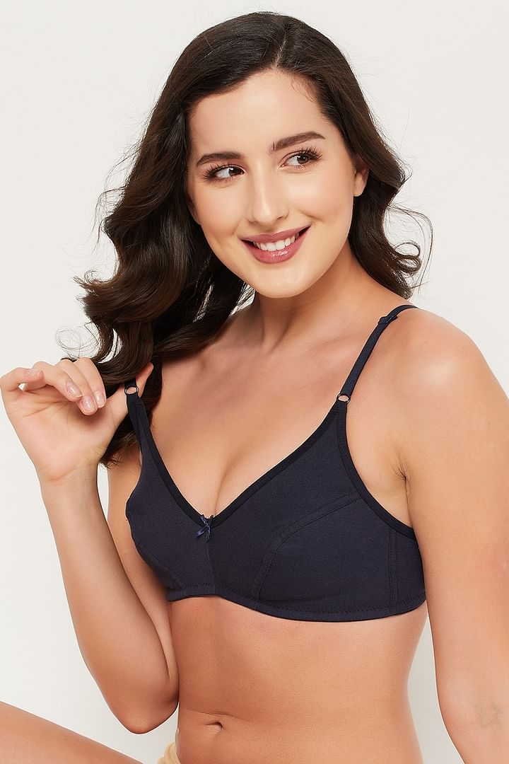 https://image.clovia.com/media/clovia-images/images/720x1080/clovia-picture-non-padded-non-wired-full-cup-bra-in-navy-cotton-rich-1-656649.jpg