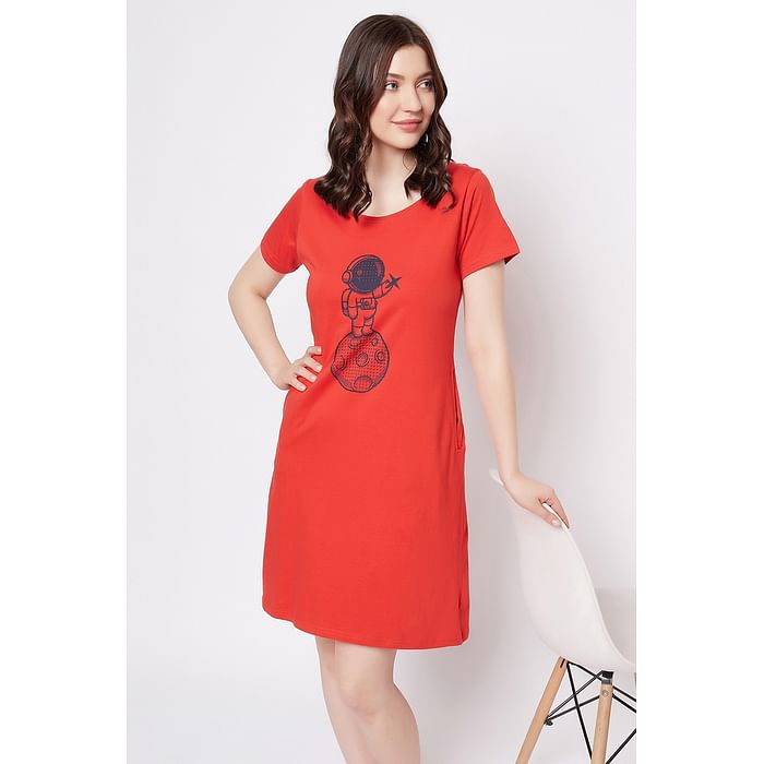 

Clovia Astronaut & Moon Print Short Night Dress in Red - 100% Cotton - NS1209F04